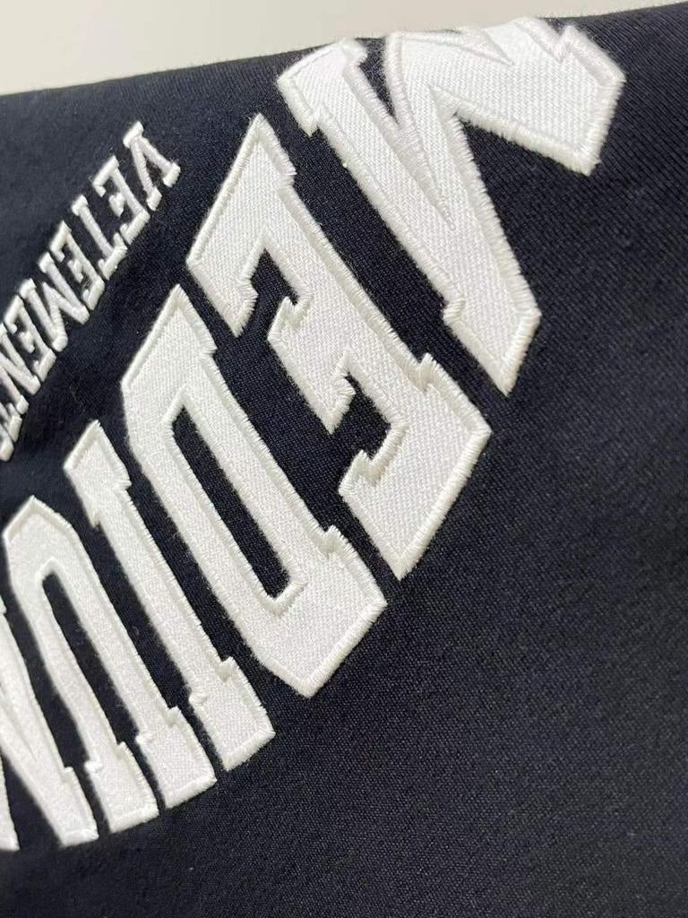 VETEMENTS Medium Logo-Printed T-Shirt