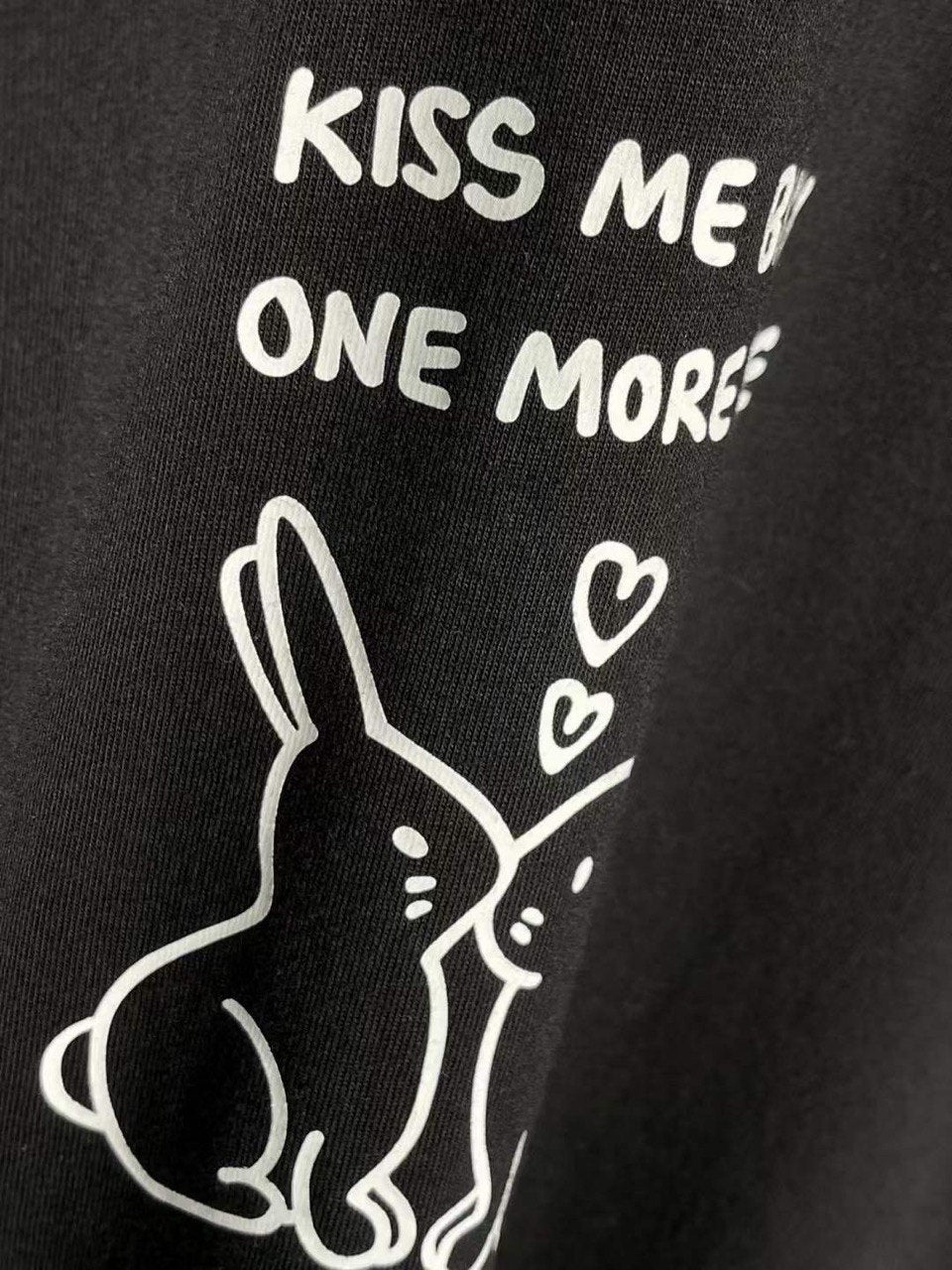 VETEMENTS Kissing Bunnies T-shirt