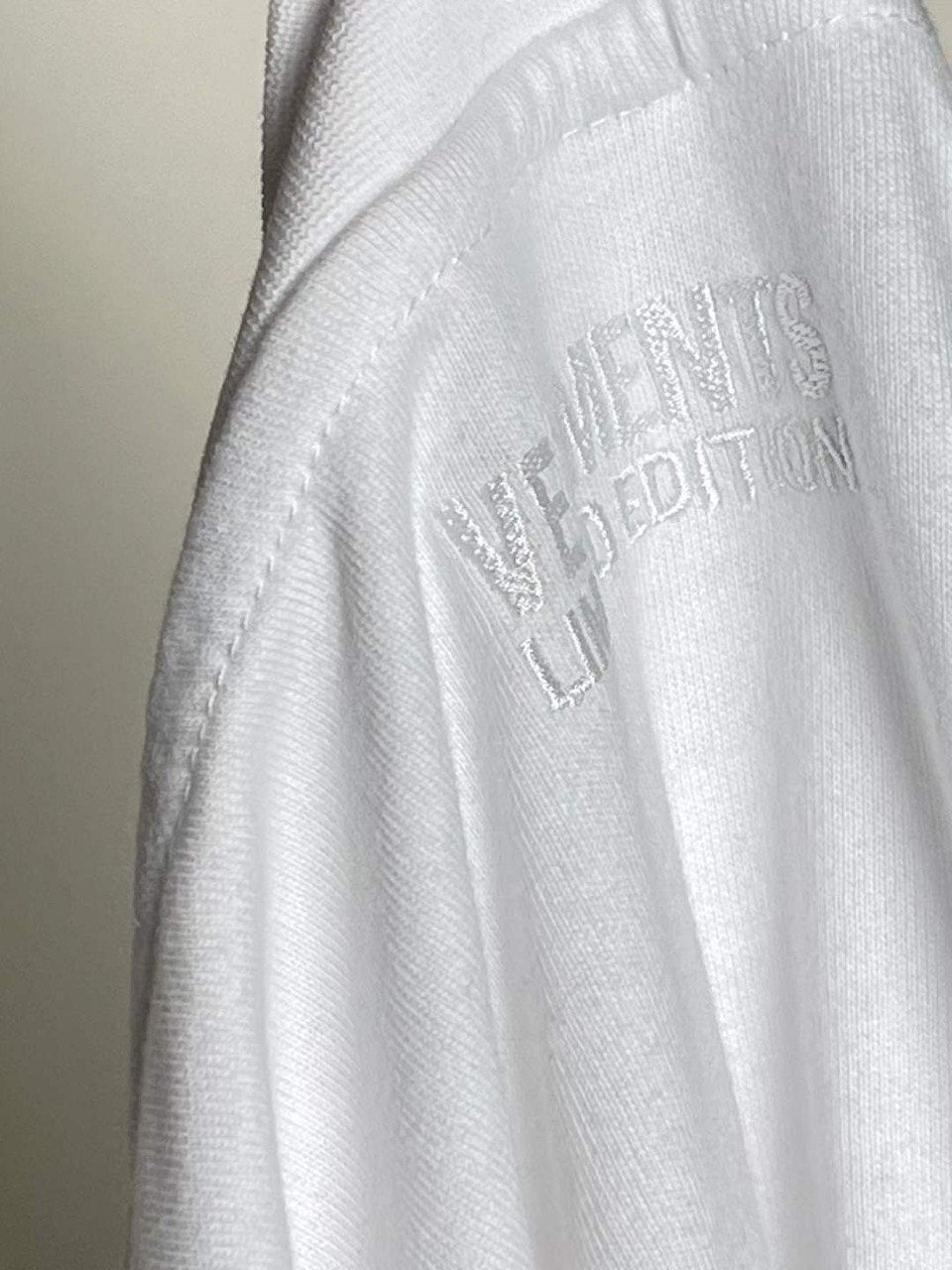 VETEMENTS 4 Seasons Embroidered White Logo T-shirt