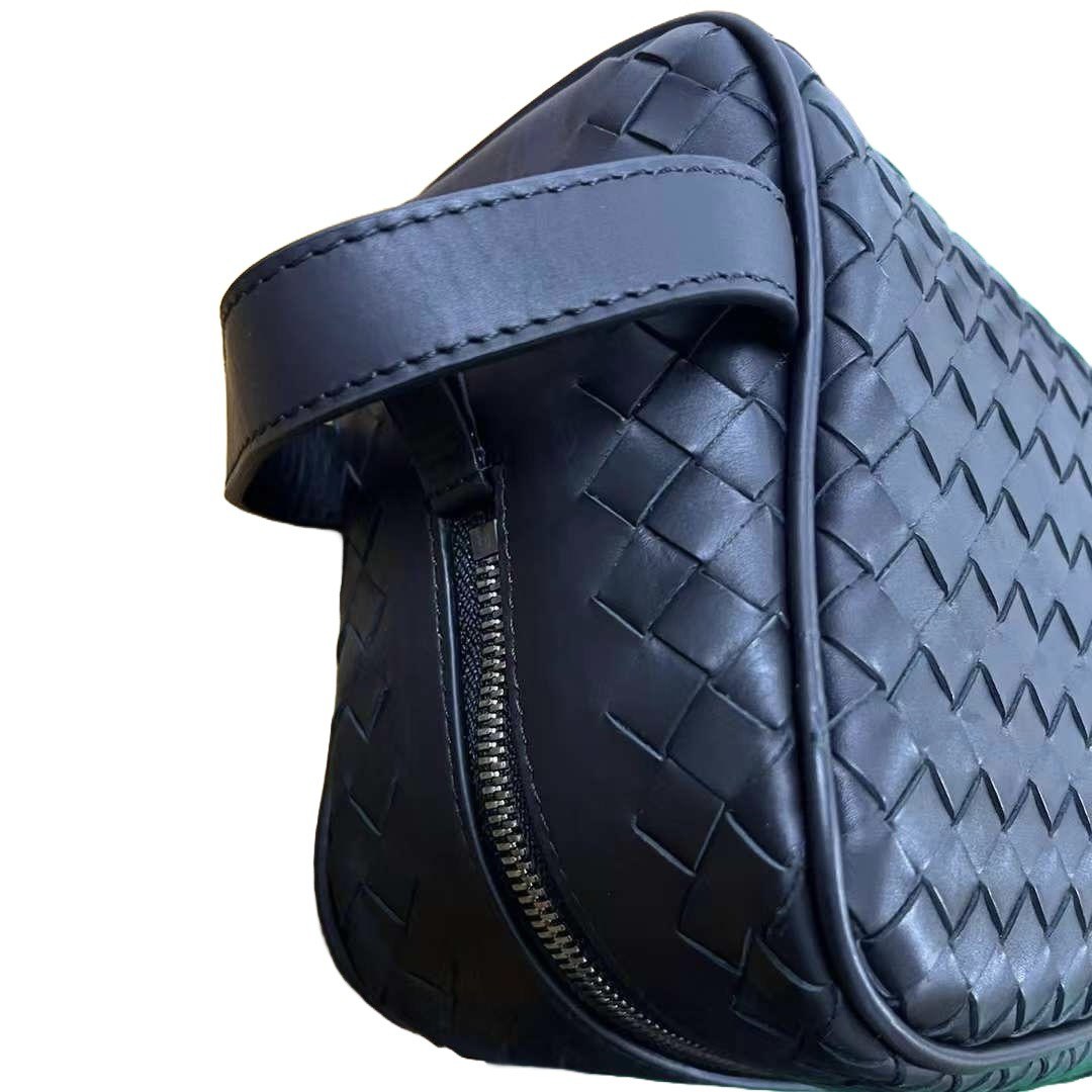 BOTTEGA VENETA Leather Intrecciato Wash Bag