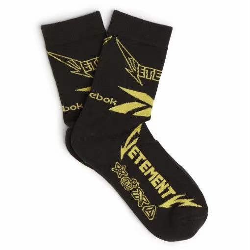 VETEMENTS White/Black Pair Reebok Edition Metal Logo Socks