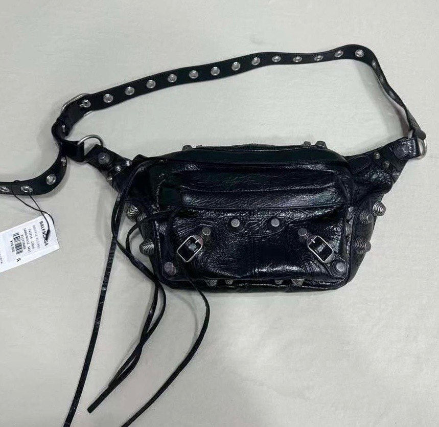 BALENCIAGA Black Le Cagole Medium Belt Bag