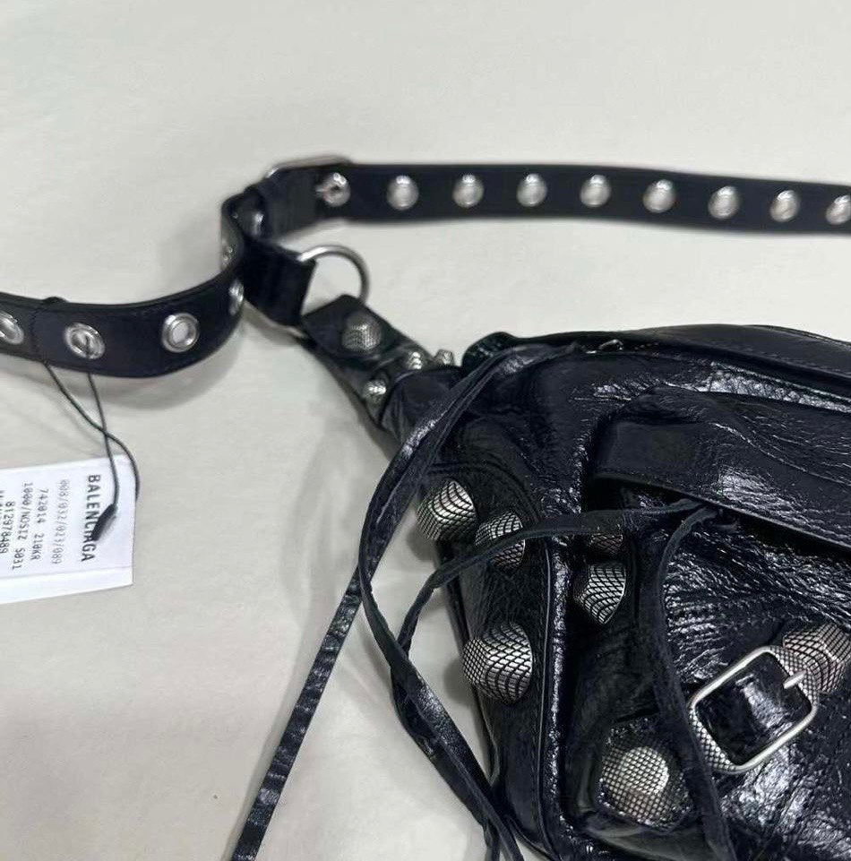 BALENCIAGA Black Le Cagole Medium Belt Bag