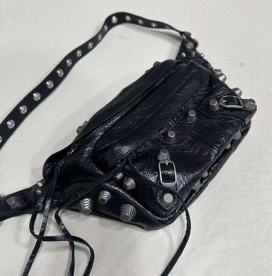 BALENCIAGA Black Le Cagole Medium Belt Bag