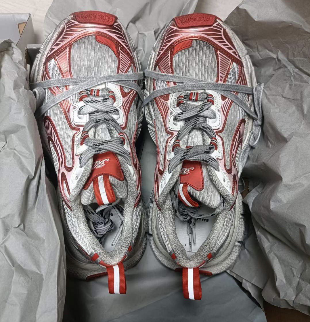 BALENCIAGA White & Red 3xl Sneakers - 9060 White/Red
