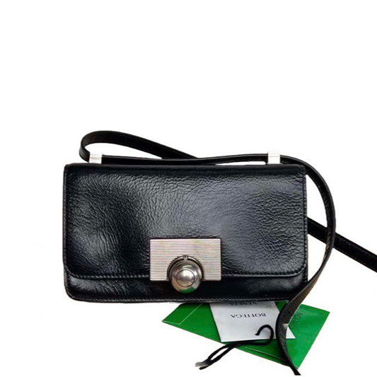 BOTTEGA VENETA  Leather Handbag In Black In Small Size