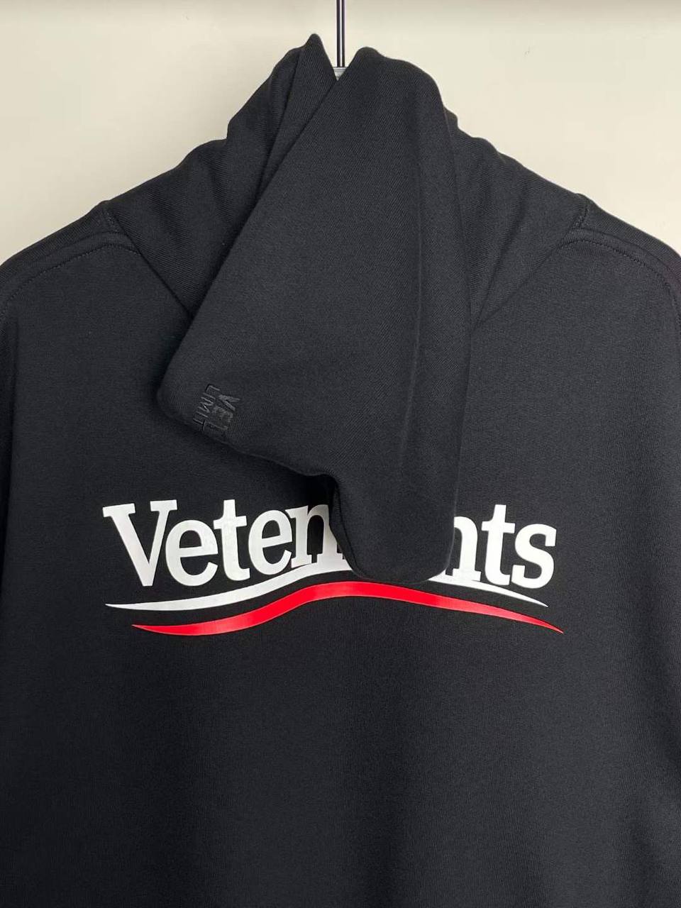 VETEMENTS Logo Printed Drawstring Hoodie