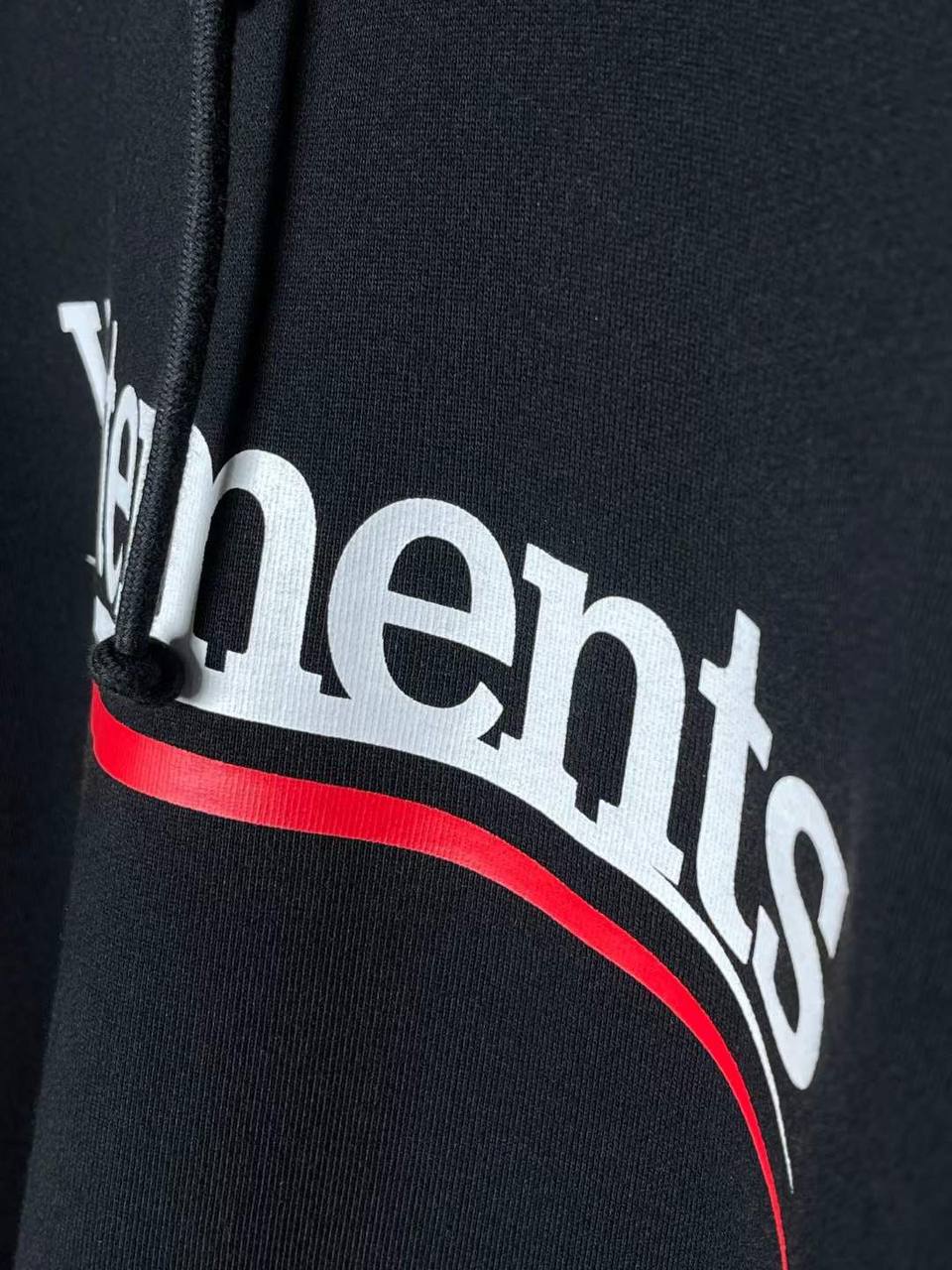 VETEMENTS Logo Printed Drawstring Hoodie