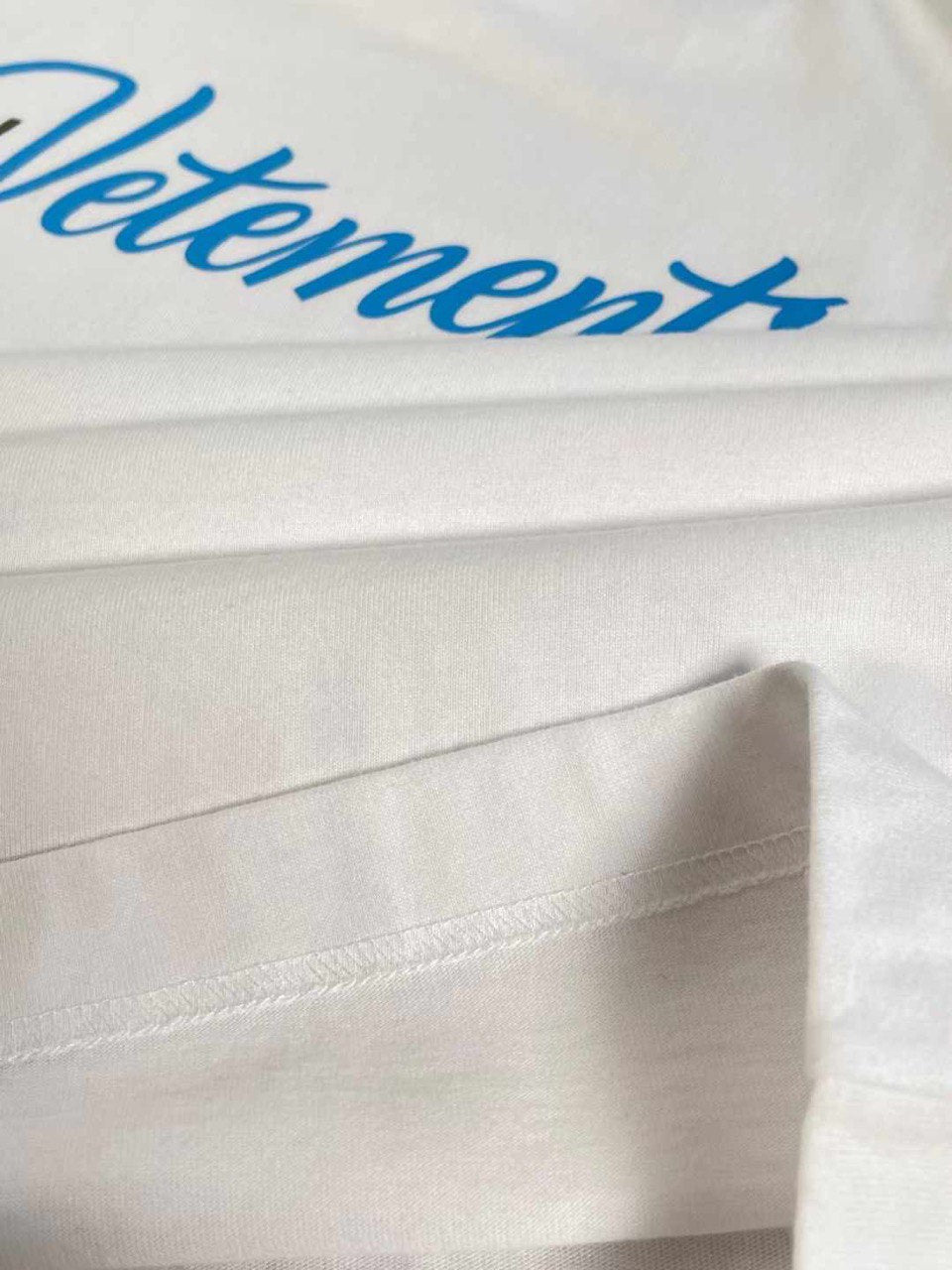 VETEMENTS  Oversized Logo Print Cotton Jersey T-Shirt  White