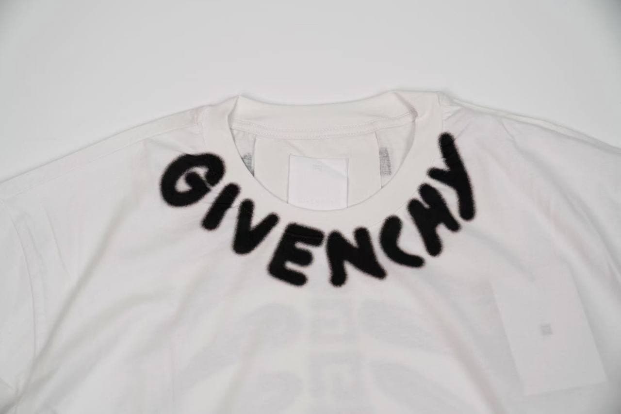 GIVENCHY T-Shirt