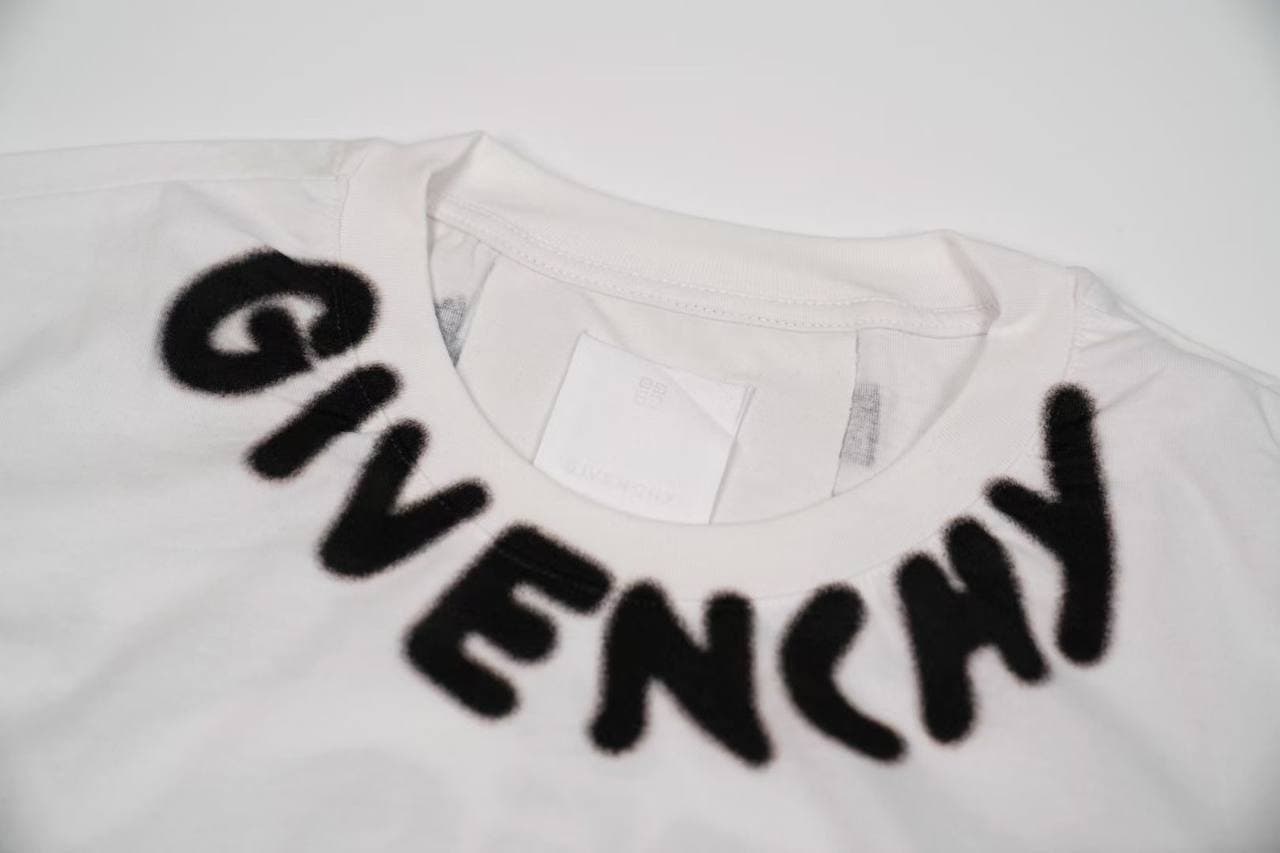 GIVENCHY T-Shirt